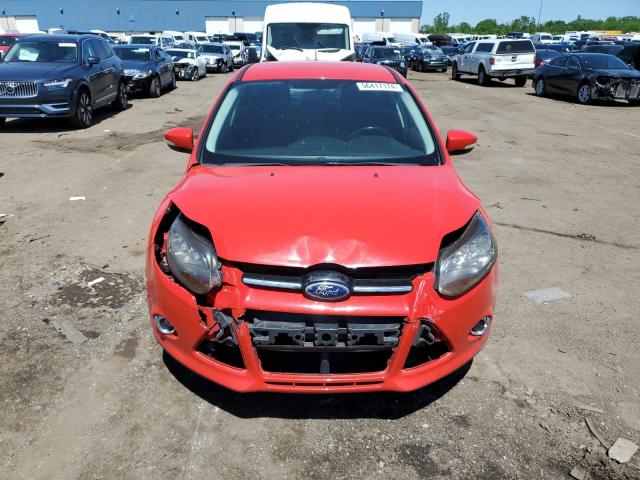 1FAHP3M25CL437528 - 2012 FORD FOCUS SEL RED photo 5