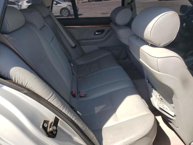 WBADP6347YBV65132 - 2000 BMW 528 IT AUTOMATIC SILVER photo 10