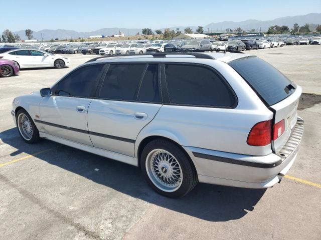 WBADP6347YBV65132 - 2000 BMW 528 IT AUTOMATIC SILVER photo 2