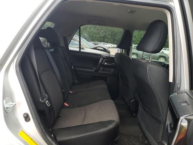 JTEBU5JR0G5310925 - 2016 TOYOTA 4RUNNER SR5/SR5 PREMIUM 银色 照片 11