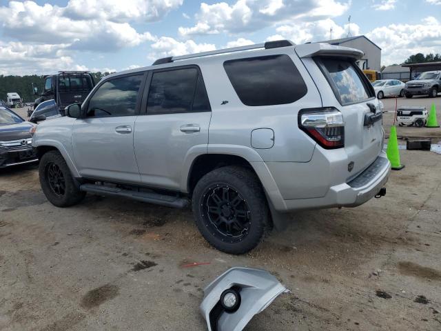 JTEBU5JR0G5310925 - 2016 TOYOTA 4RUNNER SR5/SR5 PREMIUM SILVER photo 2