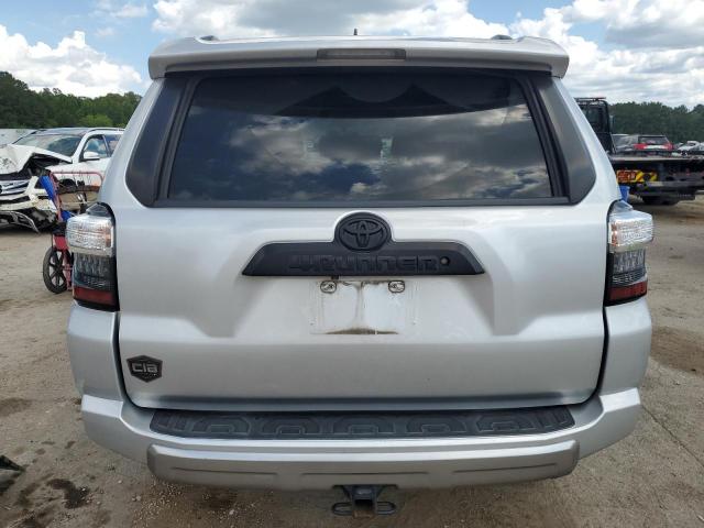 JTEBU5JR0G5310925 - 2016 TOYOTA 4RUNNER SR5/SR5 PREMIUM SILVER photo 6