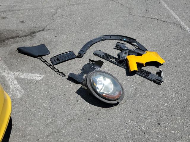 JTKJF5C73C3027150 - 2012 TOYOTA SCION TC 黄色 照片 12