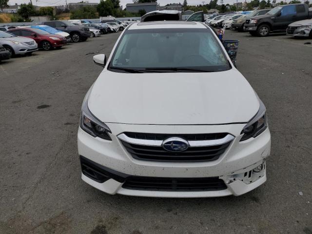 4S3BWAF63N3002386 - 2022 SUBARU LEGACY PREMIUM WHITE photo 5