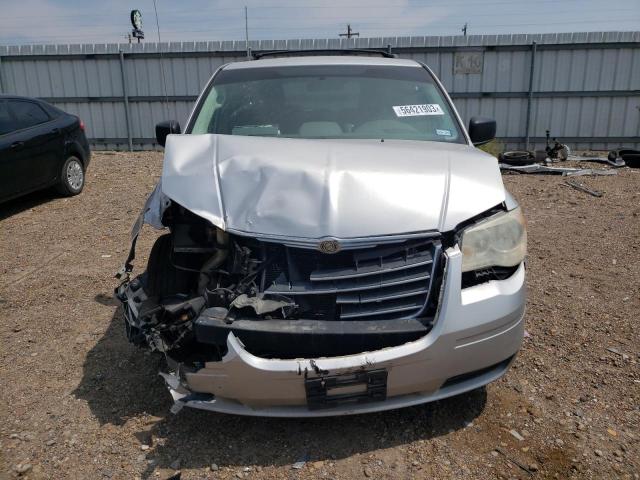 2A4RR4DEXAR153139 - 2010 CHRYSLER TOWN & COU LX SILVER photo 5