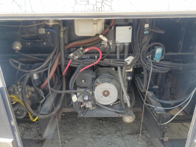 1RF12041011011926 - 2001 ROADMASTER RAIL EXECUTIVE Սպիտակ լուսանկար 9