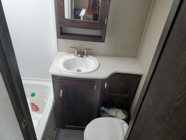 4YDT21021JB452301 - 2018 KEYSTONE OUTBACK WHITE photo 8