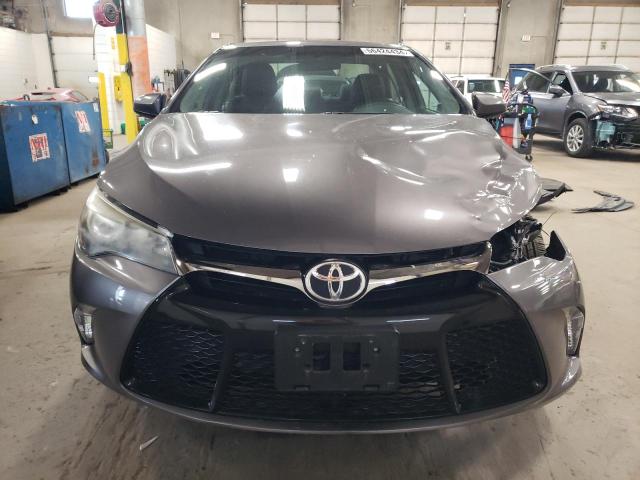 4T1BF1FK8HU747948 - 2017 TOYOTA CAMRY LE GRAY photo 5