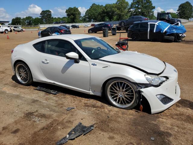 JF1ZNAA14D1723460 - 2013 TOYOTA SCION FR-S WHITE photo 4