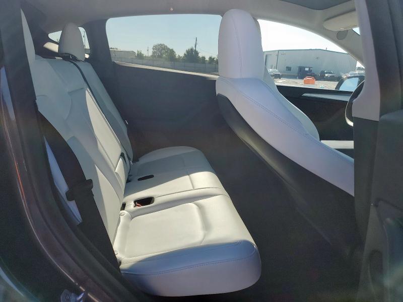 7SAYGDEE2PF885164 - 2023 TESLA MODEL Y Silber Foto 10