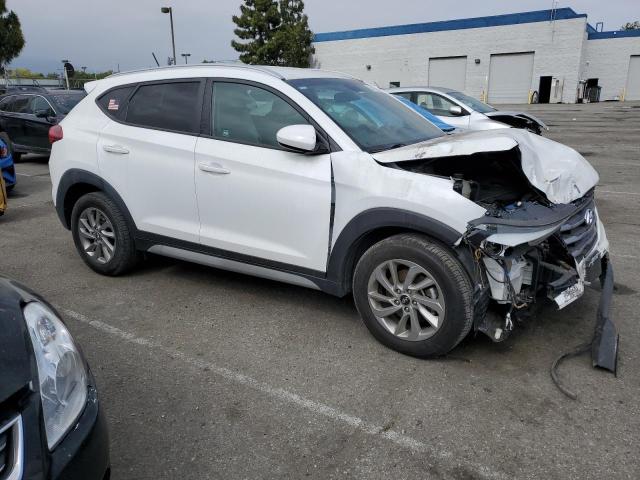 KM8J33A4XHU424333 - 2017 HYUNDAI TUCSON LIMITED WHITE photo 4