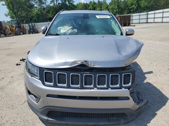 3C4NJCBB3JT462253 - 2018 JEEP COMPASS LATITUDE SILVER photo 5