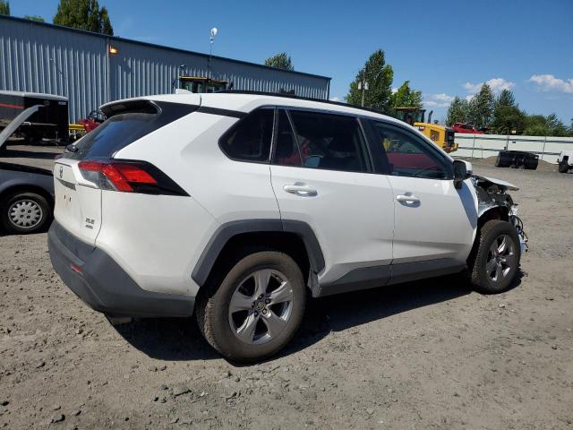 2T3P1RFVXNC274667 - 2022 TOYOTA RAV4 XLE WHITE photo 3