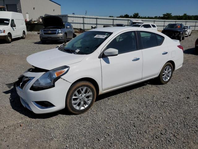 3N1CN7AP4JL868044 - 2018 NISSAN VERSA S WHITE photo 1