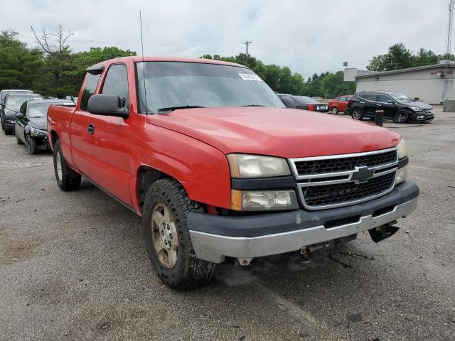 1GCEC19V57Z200914 - 2007 CHEVROLET SILVERADO C1500 CLASSIC RED photo 4