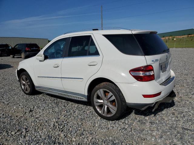 4JGBB8GB8AA572739 - 2010 MERCEDES-BENZ ML 350 4MATIC WHITE photo 2