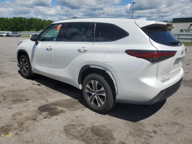 5TDGZRBHXNS564920 - 2022 TOYOTA HIGHLANDER XLE WHITE photo 2