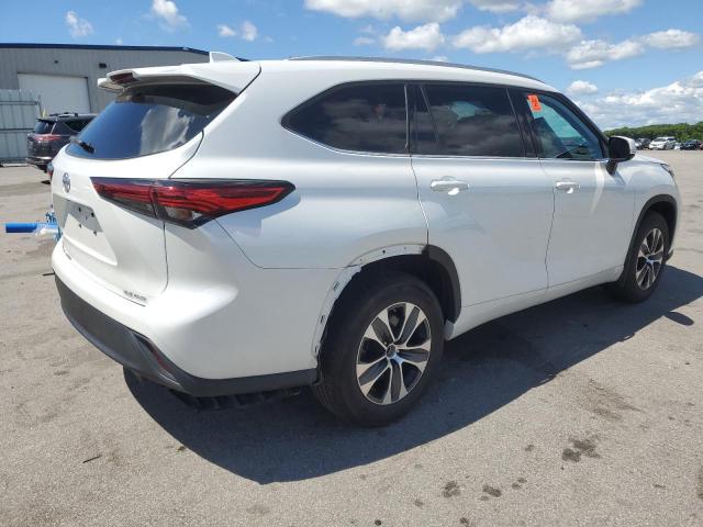 5TDGZRBHXNS564920 - 2022 TOYOTA HIGHLANDER XLE WHITE photo 3