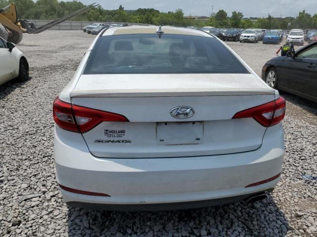 5NPE24AF2FH008428 - 2015 HYUNDAI SONATA SE WHITE photo 6