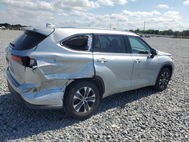 5TDGZRAHXMS034396 - 2021 TOYOTA HIGHLANDER XLE SILVER photo 3