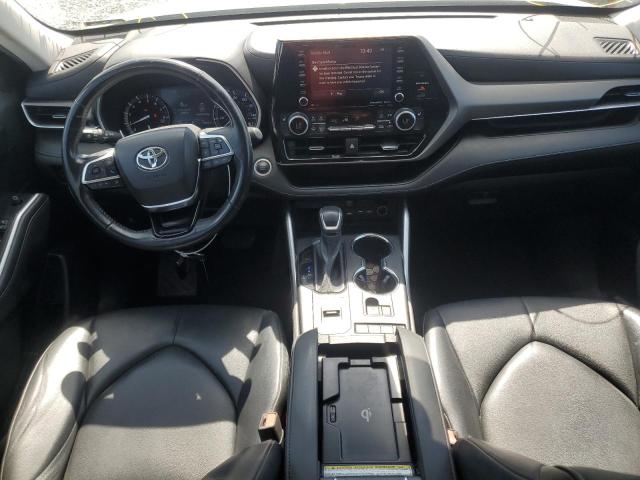 5TDGZRAHXMS034396 - 2021 TOYOTA HIGHLANDER XLE SILVER photo 8