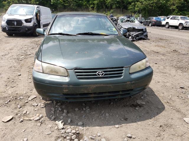 4T1BG22K5XU612854 - 1999 TOYOTA CAMRY CE GREEN photo 5