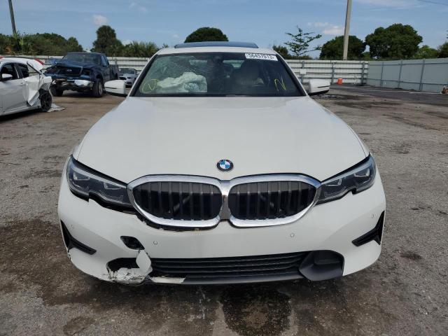 3MW5R1J56K8A04233 - 2019 BMW 330I WHITE photo 5