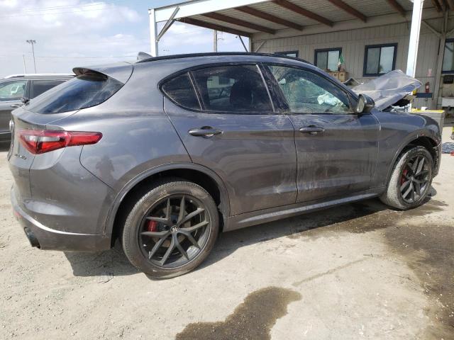 ZASPAJAN4L7C88992 - 2020 ALFA ROMEO STELVIO GRAY photo 3