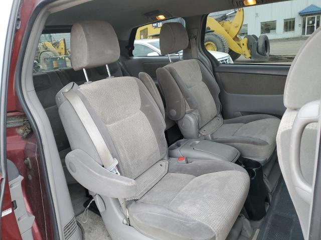 5TDJK4CC6AS033255 - 2010 TOYOTA SIENNA LE RED photo 11
