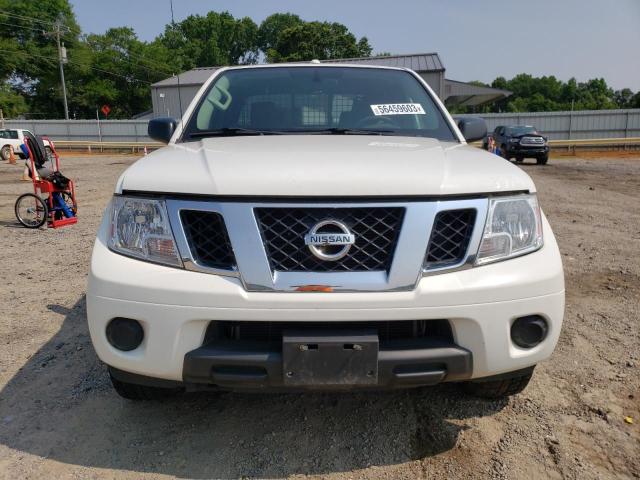 1N6AD0CW5JN754408 - 2018 NISSAN FRONTIER SV WHITE photo 5