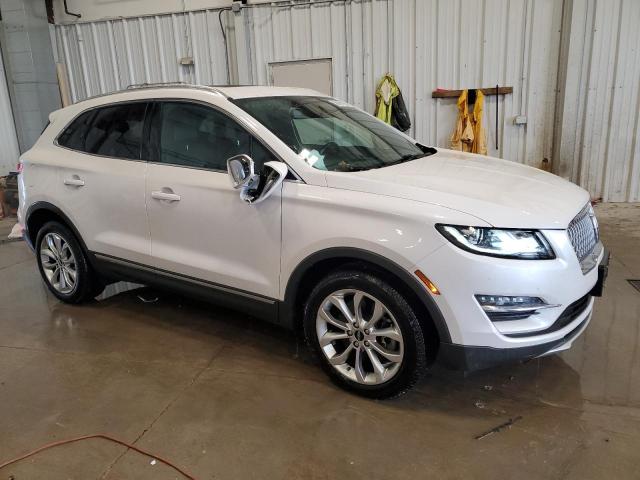 5LMCJ2D90KUL25654 - 2019 LINCOLN MKC SELECT WHITE photo 4