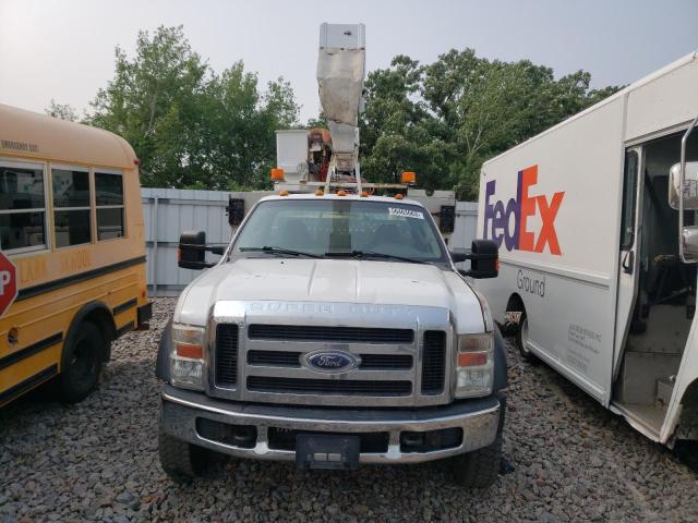 1FDAF57R38EA70395 - 2008 FORD F550 SUPER DUTY WHITE photo 5