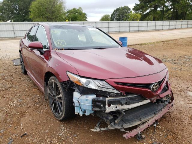 4T1BZ1HK1JU504038 - 2018 TOYOTA CAMRY XSE RED photo 1