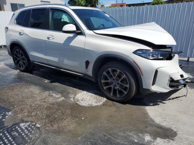 5UX23EU03R9T42007 - 2024 BMW X5 XDRIVE40I WHITE photo 4