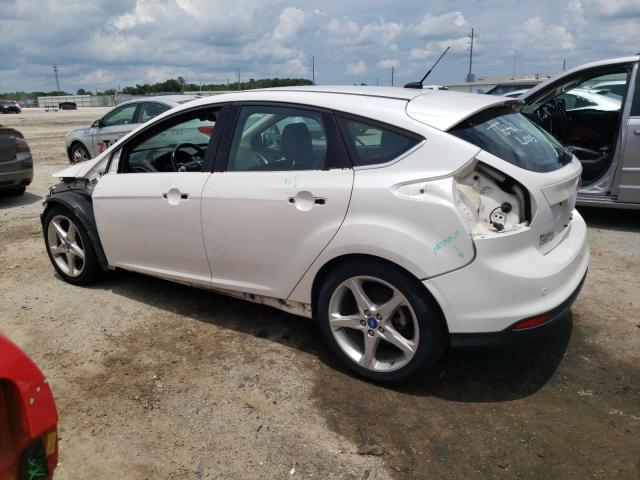 1FAHP3N21CL182780 - 2012 FORD FOCUS TITANIUM WHITE photo 2