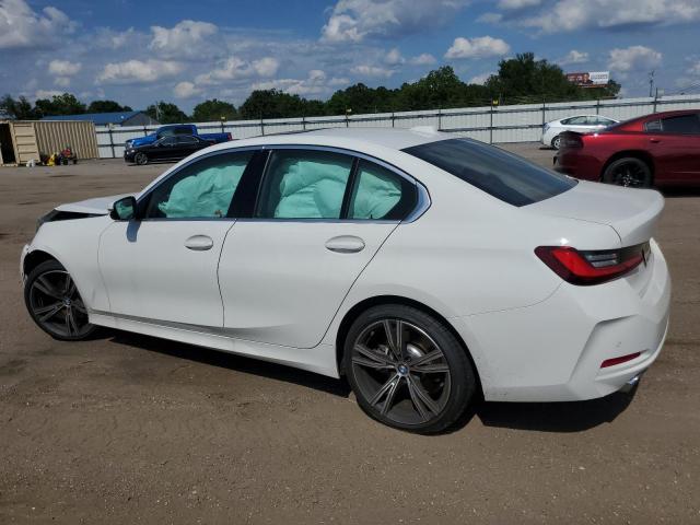 3MW69FF09R8E12461 - 2024 BMW 330I WHITE photo 2