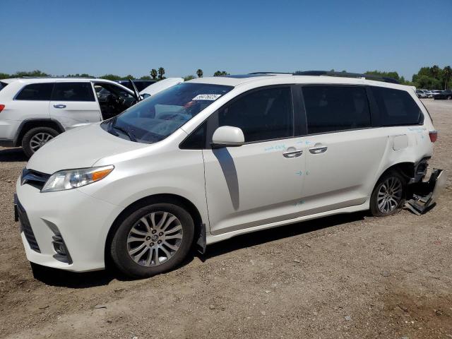 2020 TOYOTA SIENNA XLE, null
