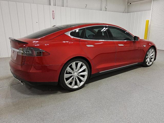 5YJSA1DN0DFP08368 - 2013 TESLA MODEL S RED photo 3