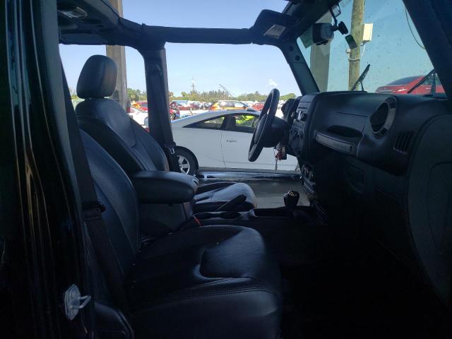 1C4BJWDG4GL246168 - 2016 JEEP WRANGLER U SPORT შავი ფოტო 5