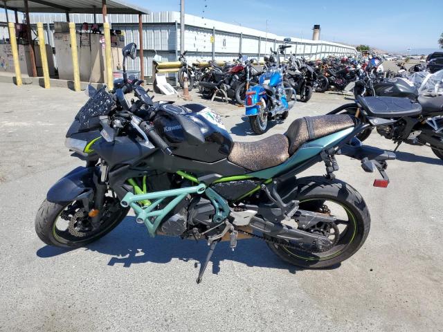 ML5EREL11NDA73923 - 2022 KAWASAKI ER650 L GREEN photo 3