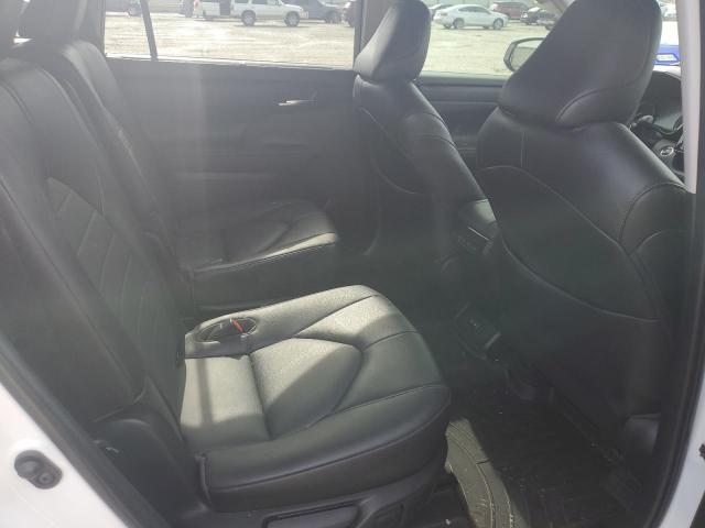 5TDGZRAH5NS550781 - 2022 TOYOTA HIGHLANDER XLE WHITE photo 11