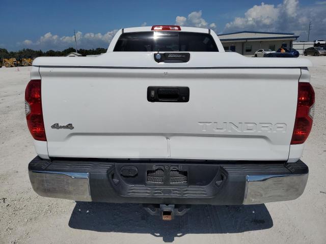 5TFUW5F17FX416642 - 2015 TOYOTA TUNDRA DOUBLE CAB SR/SR5 WHITE photo 6