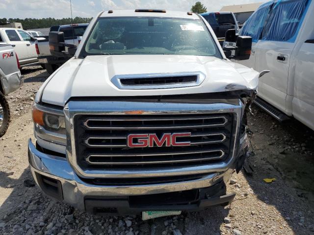 1GD42VCY1HF192060 - 2017 GMC SIERRA K3500 WHITE photo 5