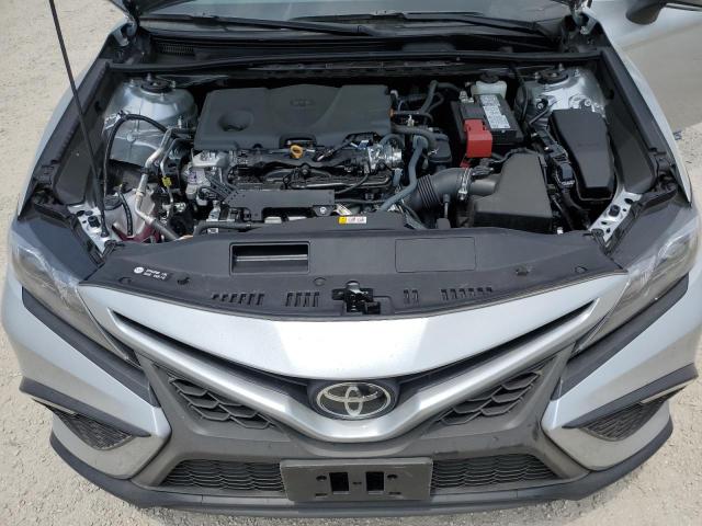 4T1G11AK9PU802496 - 2023 TOYOTA CAMRY SE NIGHT SHADE SILVER photo 11