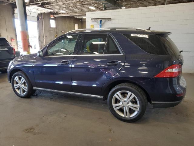 4JGDA5HB4CA022711 - 2012 MERCEDES-BENZ ML 350 4MATIC BLUE photo 2