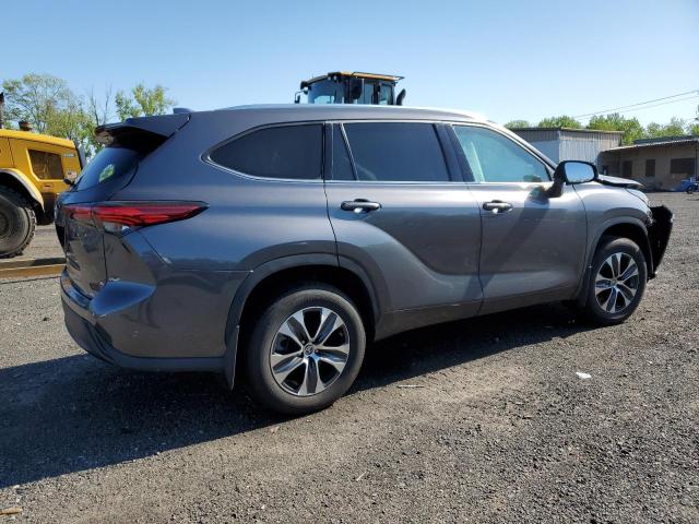 5TDGZRBH4MS078778 - 2021 TOYOTA HIGHLANDER XLE GRAY photo 3