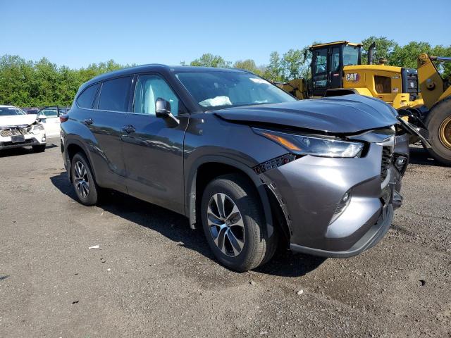 5TDGZRBH4MS078778 - 2021 TOYOTA HIGHLANDER XLE GRAY photo 4