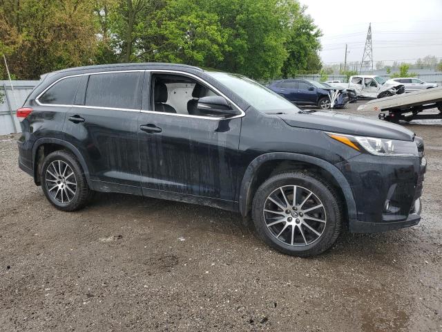 5TDJZRFH3JS883490 - 2018 TOYOTA HIGHLANDER SE Қара фото 4
