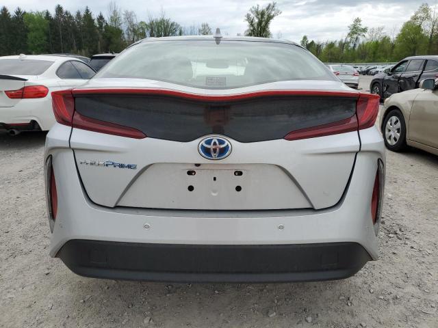 JTDKARFP2H3020274 - 2017 TOYOTA PRIUS PRIM SILVER photo 6
