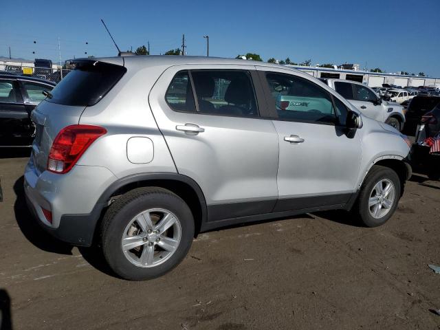 3GNCJNSB5KL152990 - 2019 CHEVROLET TRAX LS SILVER photo 3